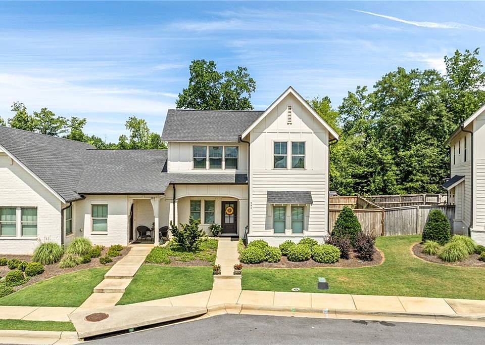 1st image of 594 Grey Oak Cir