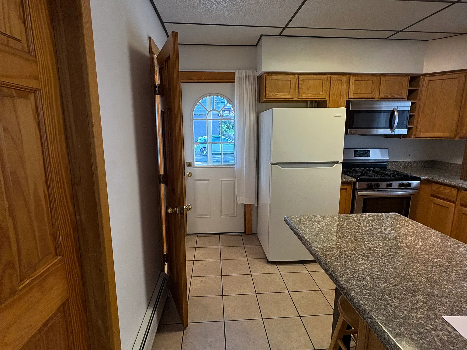 2 bed, $1,225 — Photo 4