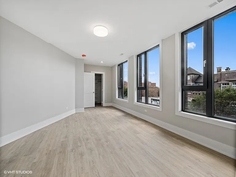 3839 N Clark St — Photo 6