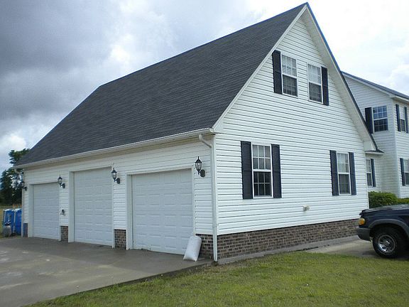 3 car garage with FROG