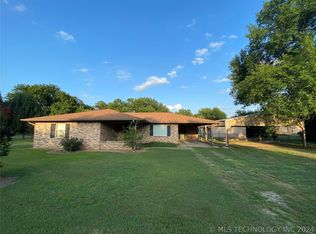 210 N 4th Ave, Durant, OK 74701