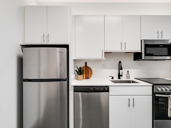 3rd image of 500 Maury St #203