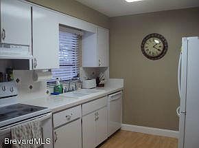 5th image of 250 E Lauren Ct