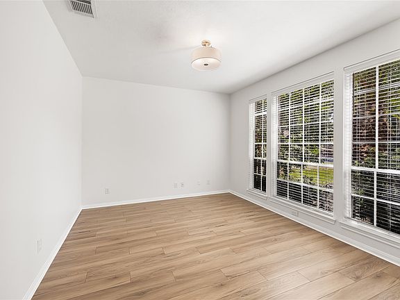5th image of 7 Balboa Rd