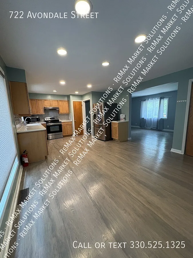 Beautiful 5-Bedroom Home Near Kent University! — Photo 2