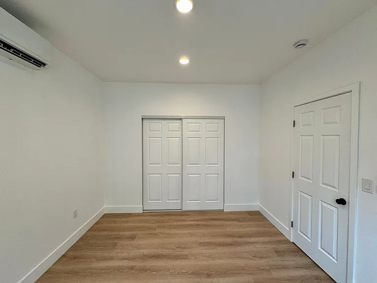 5250 Los Altos Plaza — Photo 11