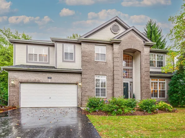 7449 Brentwood Ln, Gurnee, IL 60031