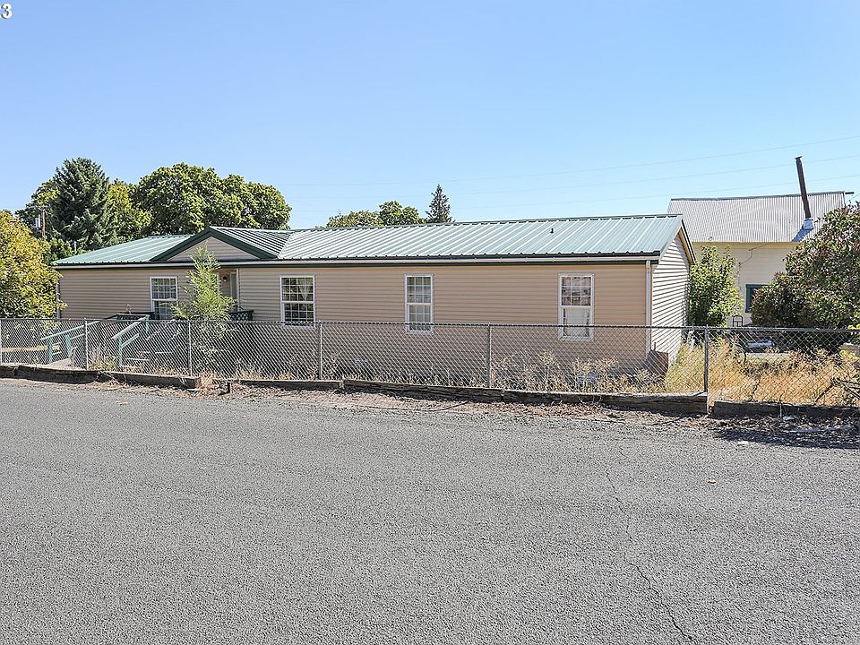 265 NW 4th St, Dufur, OR 97021 MLS 24288021 Zillow