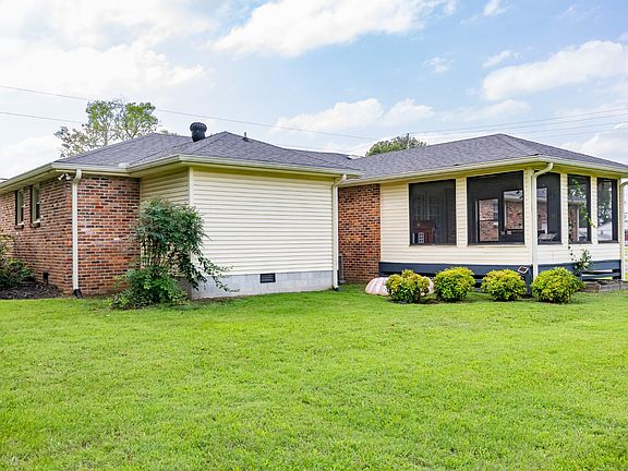 2nd image of 299 Winwood Dr