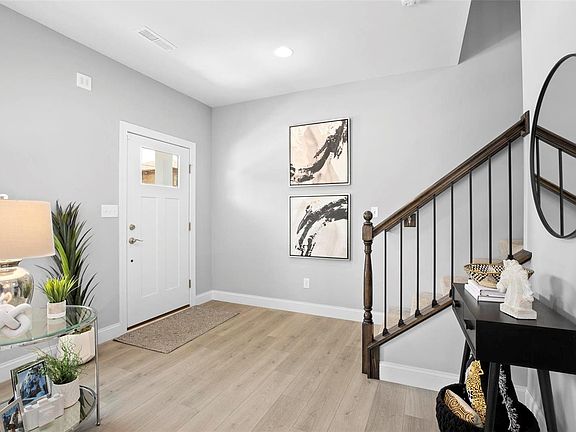 3rd image of 9465 Vandervoort Ct