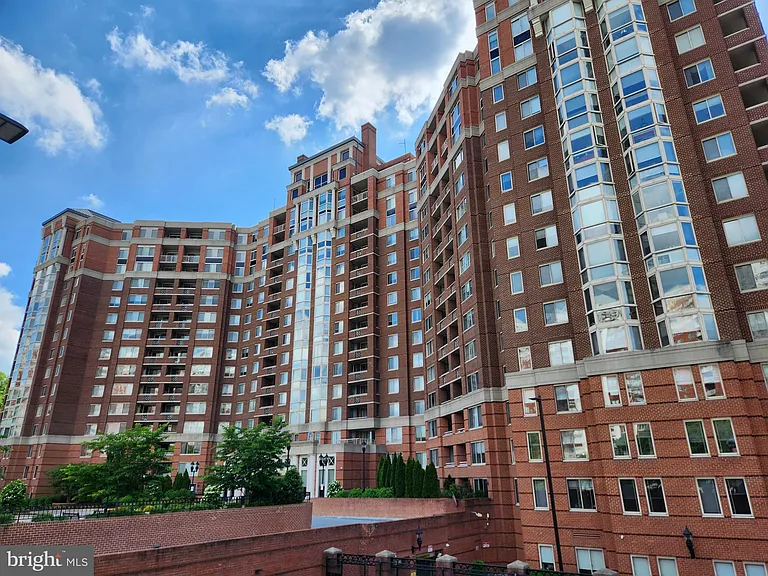 5809 Nicholson Ln #304 — Photo 49