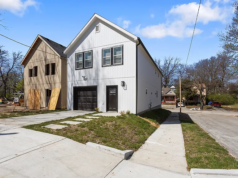 2027 Agnes Ave — Photo 30