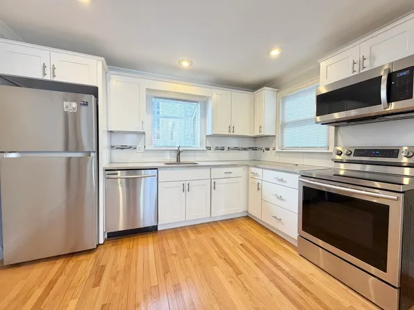 194 N St #1, Boston, MA 02127