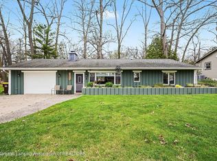 6275 Lake Dr, Haslett, MI 48840