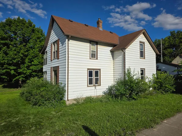108 4th Ave E, Shakopee, MN 55379