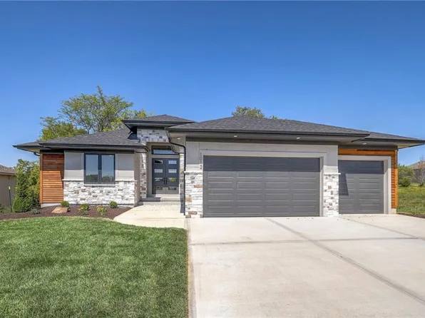 1012 Wilds Pkwy, Greenwood, MO 64034