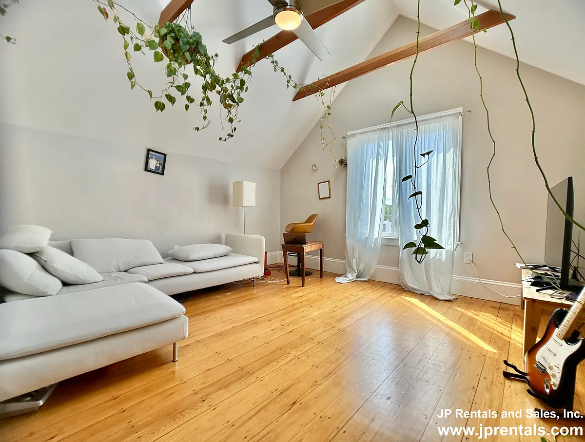 Building Photo - 20 Egleston St #3