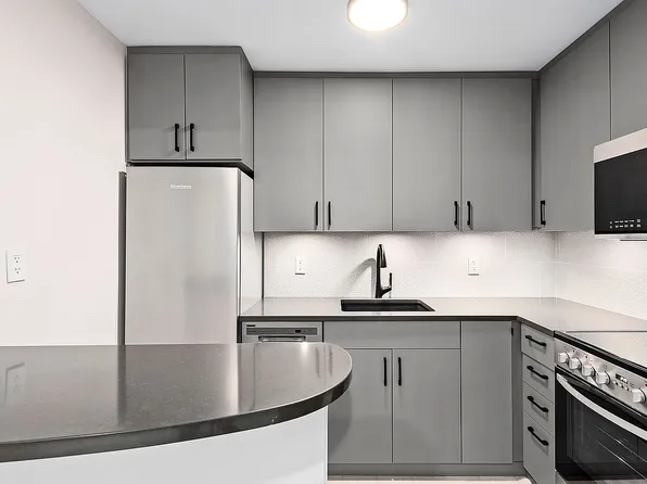 140 W 69th St APT 25A, New York, NY 10023