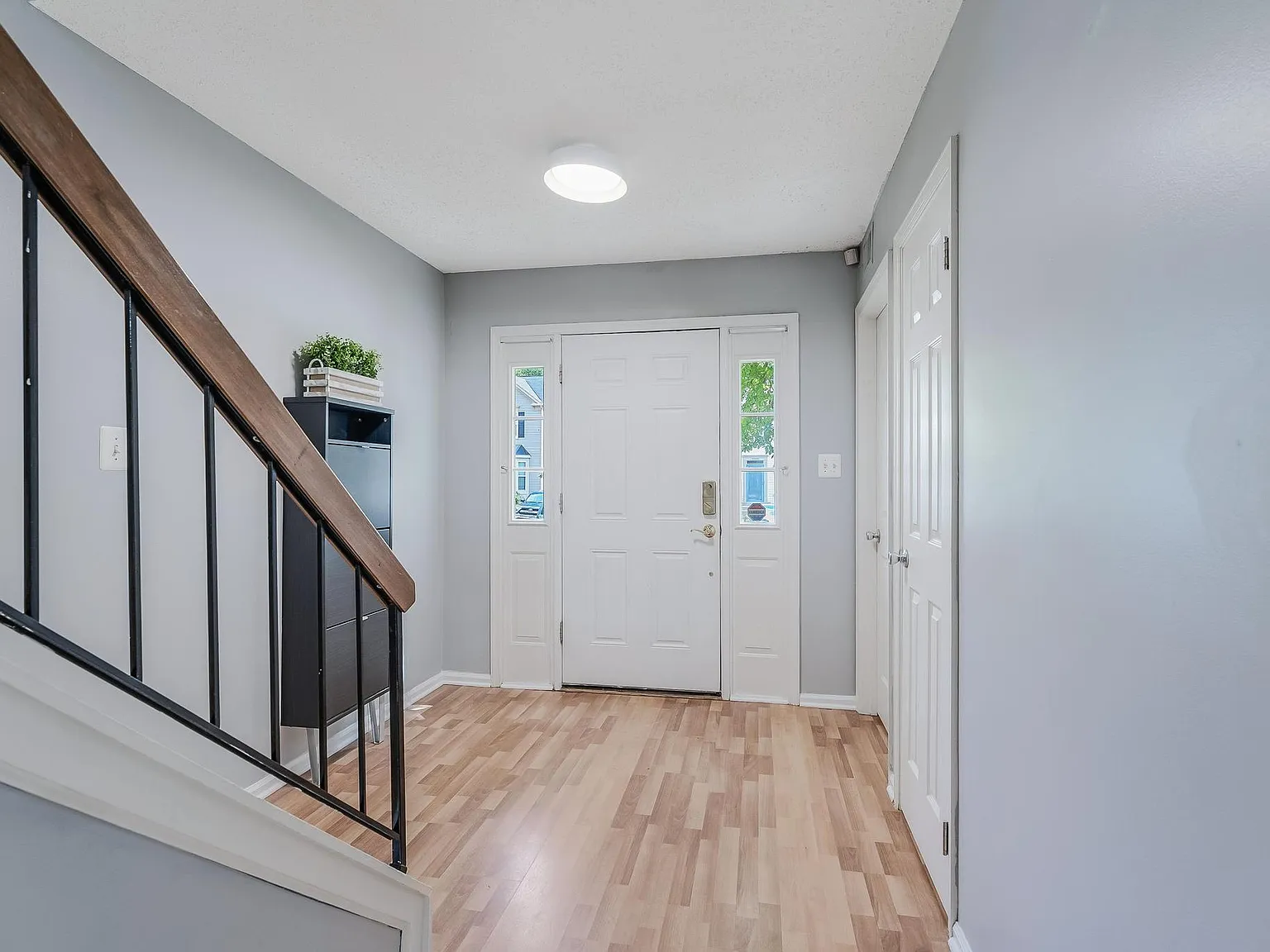 4 bed, 3.5 bath, 1742 sqft, $3,000 — Photo 4