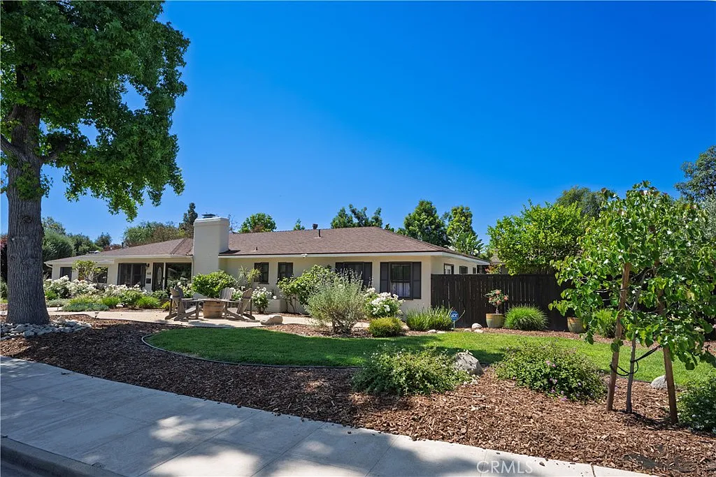 3 bed, 2.5 bath, 2084 sqft, $4,800 — Photo 4