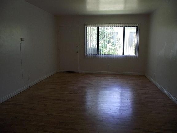 4th image of 2613 Nelson Ave APT B
