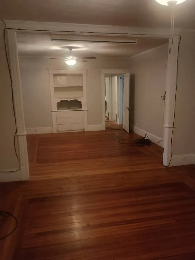 3 bed, 1100 sqft, $2,050 — Photo 3