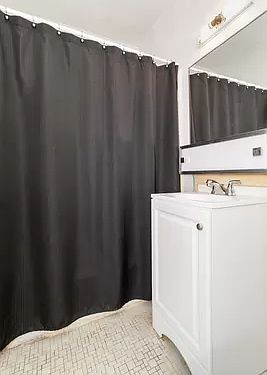 4th image of 203 E 89th St APT 3-A