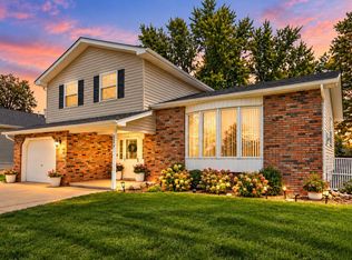 2477 E Lake Shore Dr, Crown Point, IN 46307
