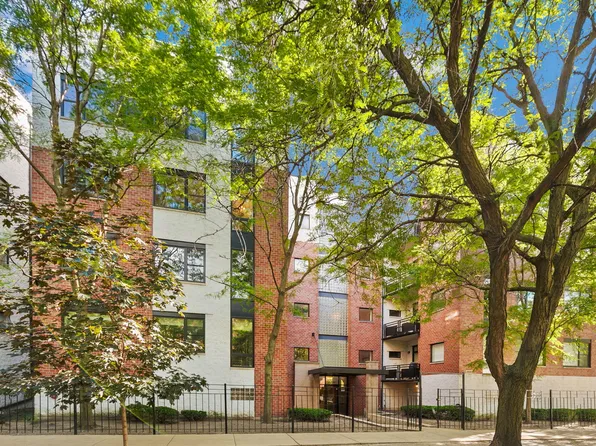 2337 W Wolfram St APT 411, Chicago, IL 60618