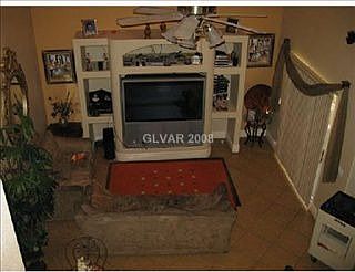 4th image of 4940 E Cincinnati Ave