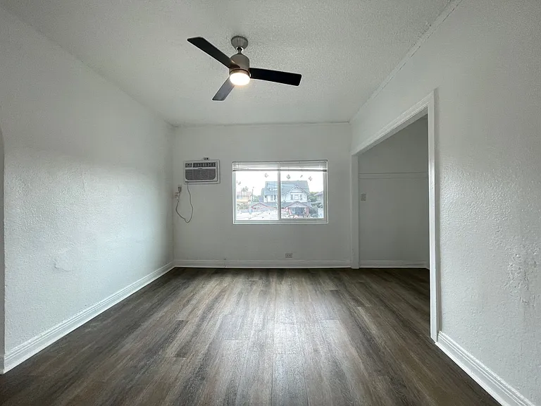 1565 S. Hobart Blvd — Photo 5