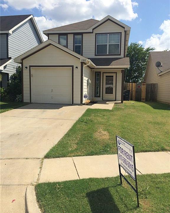 1st image of 1308 Pine Ln