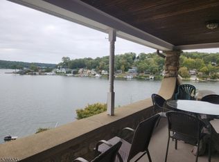 52 Ithanell Rd, Hopatcong, NJ 07843