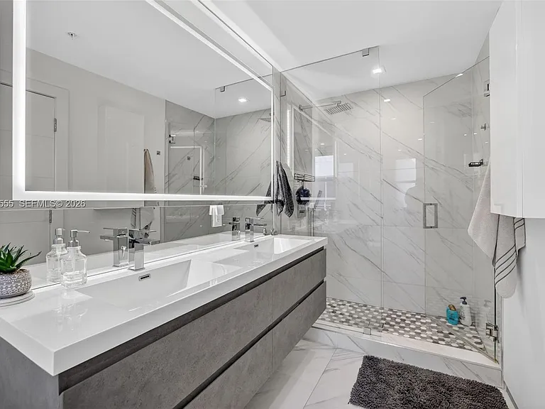 700 NE 14th Ave #311 — Photo 26