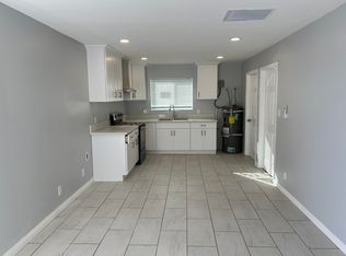 1220 E Chestnut St #B, Anaheim, CA 92805