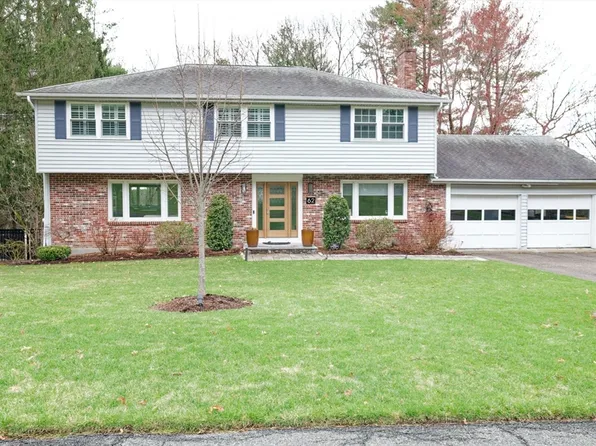 62 Ledgewood Rd, Framingham, MA 01701