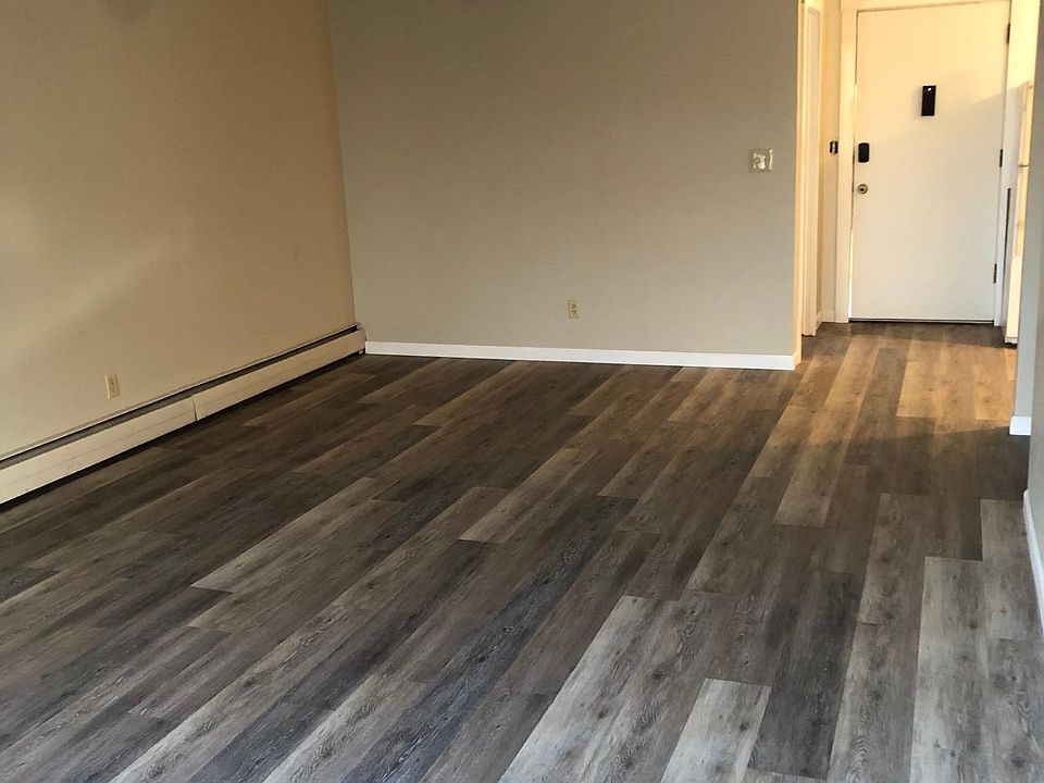 1st image of 1920 W Pacific Ave #10