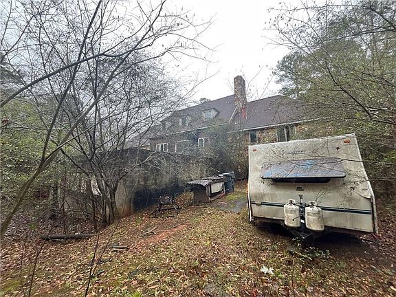 2nd image of 5498 Rivoli Dr