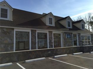 419 Federal Rd, Brookfield, CT 06804