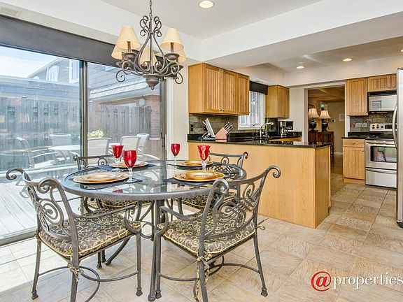 Kitchen / Breakfast Room