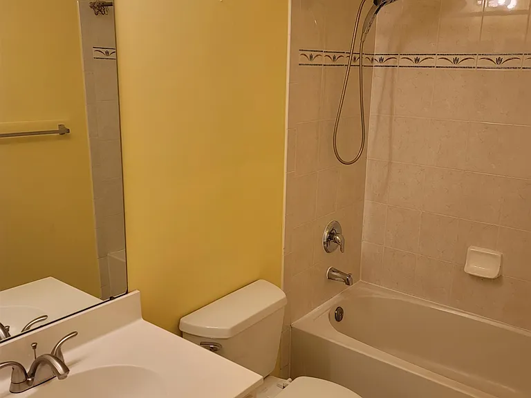 8 McMartin Ct — Photo 16