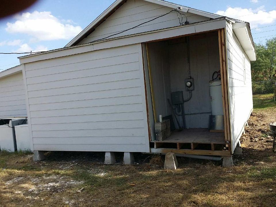 2nd image of 253 E Saint John Dr