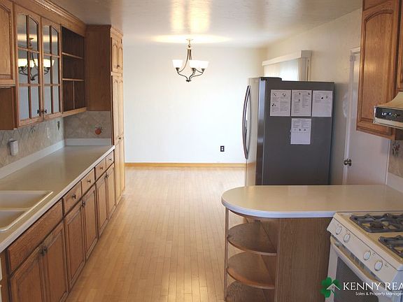 4th image of 391 Dolores Way