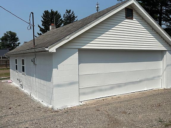 4th image of 714 Dierkes St