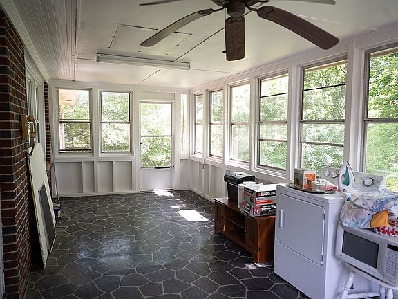 3rd image of 205 Fairview Rd