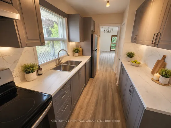 95 Lucas St, Richmond Hill, ON L4C 4P4