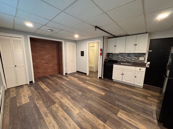 90 Main St #28E81216F