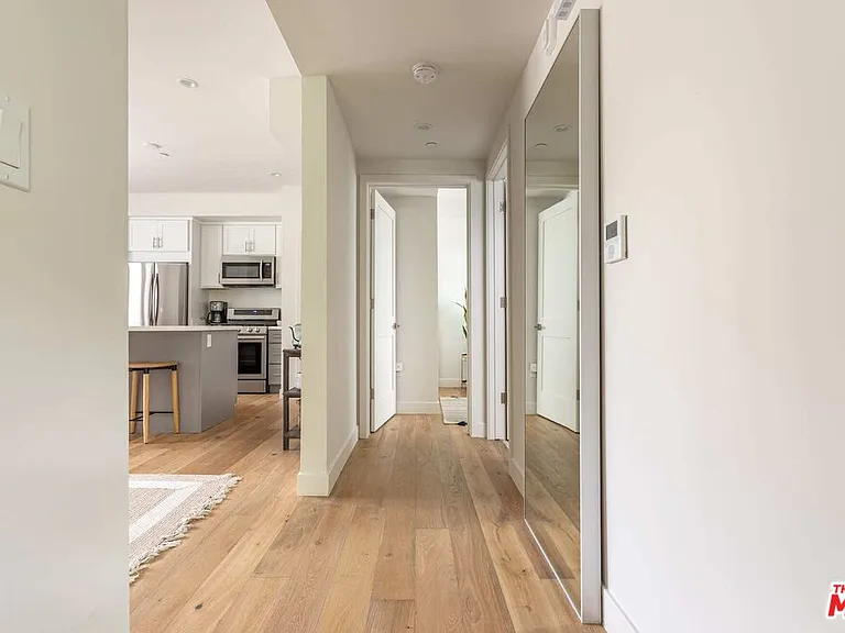 3726 Kelton Ave #102 — Photo 18