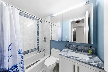 Rented by R New York