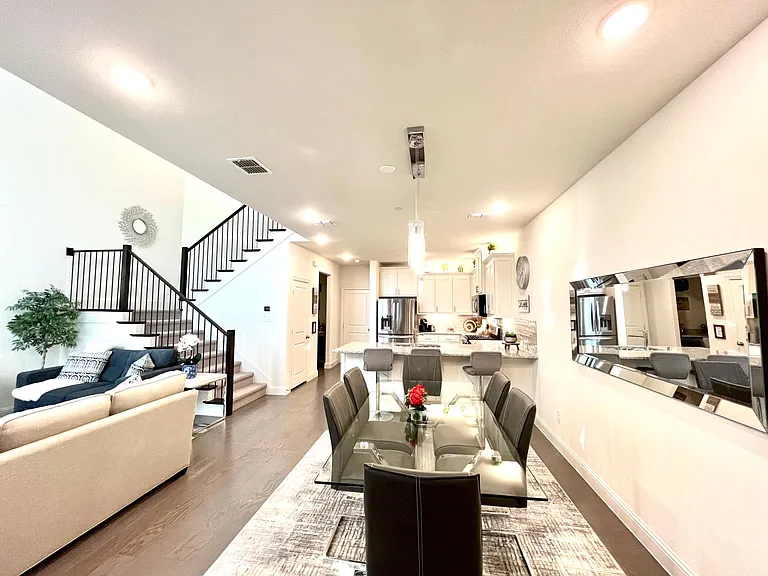 7368 Sideoats Gama St — Photo 4